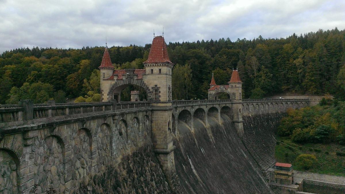 Přehrada Ráj Království, zatmění měsíce